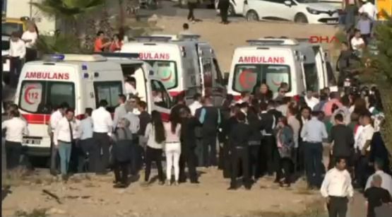 В Анталії прогримів потужний вибух, постраждало 12 осіб (фото, відео).  Відповідальність за вибух поки не взяло на себе жодне з терористичних угрупувань, що діють на території Туреччини.