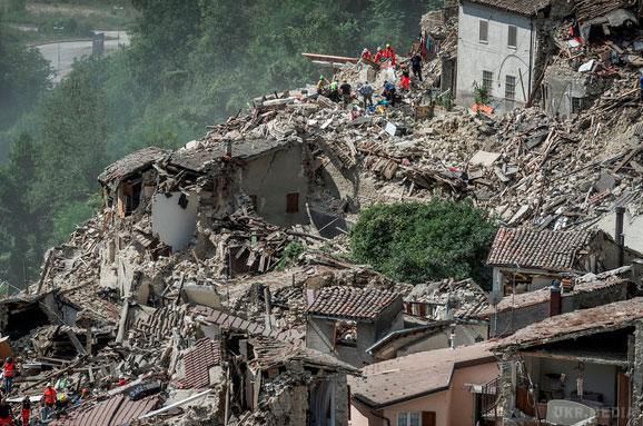 В Італії 26 жовтня ввечері  сталася серія руйнівних землетрусів(відео). Відомі подробиці руйнівних наслідків серії землетрусів у Італії