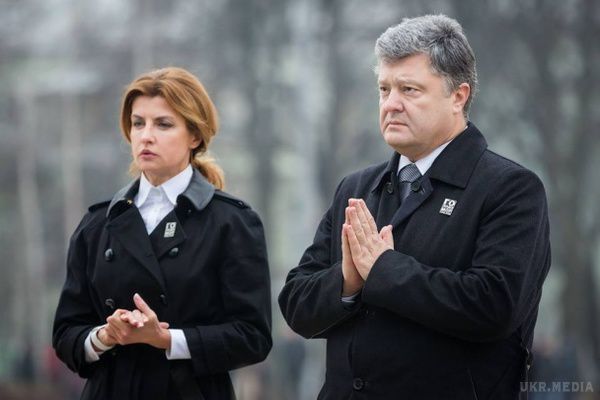 Порошенко щоранку молиться 20 хвилин. Президент України Петро Порошенко щодня, прокидаючись, молиться
