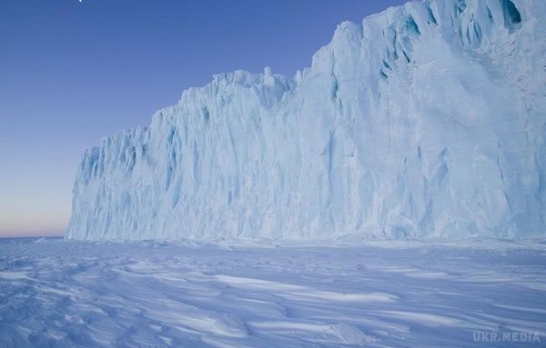 Вчені назвали причину виникнення льодовикового періоду. Експерти з Університету Кардіффа запропонували пояснення того, чому кожні 100 тис. років на Землі наступає льодовиковий період. На їхню думку, це може бути викликано поглинанням океанами вуглекислого газу з атмосфери.