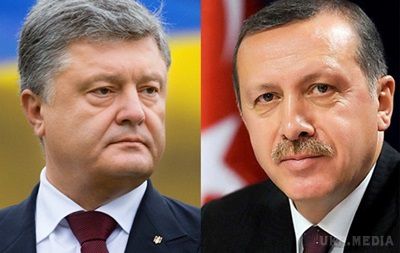 Порошенко і Ердоган обговорили Крим та ЗВТ. Лідери України та Туреччини засудили порушення прав людини в Криму і домовилися активізувати переговори про ЗВТ.