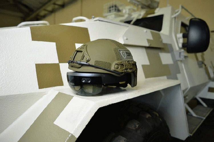 В Україні з'явиться "віртуальний" шолом для військових. Він особливо стане в нагоді екіпажам бронетехніки.