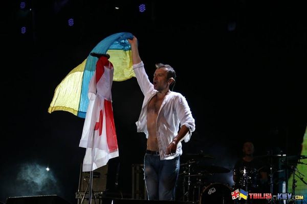 Лідер гурту "Океан Ельзи" Святослав Вакарчук уперше заспівав грузинською(відео). Вакарчук розширює географію власного співу