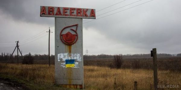 Очевидці повідомляють про сильний обстріл в Авдіївці. В Авдіївці Донецької області відбувається сильний обстріл, який розпочався близько 23.00.