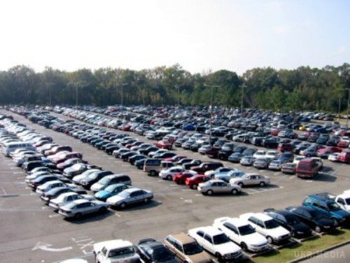В Україні змінять правила паркування. В Україні обіцяють навести лад з автомобільними парковками. 