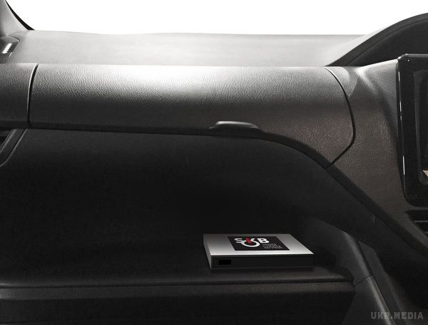  Замки автомобілів Toyota підкорилися смартфонам. Компанія Toyota представила пристрій Smart Key Box, який встановлюється в автомобіль без яких-небудь додаткових доробок.