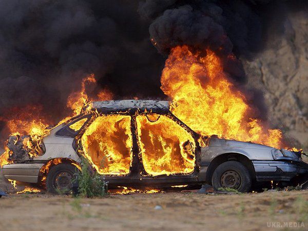 У Харкові продовжують горіти автомобілі. За добу на території Харкова сталося 6 пожеж в автомобілях.