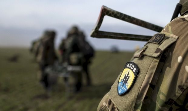 В «Азові» повідомили про втрати на Донбасі. Полк спеціального призначення «Азов» повідомив у соцмережі про загибель свого бійця в зоні бойових дій на сході України.