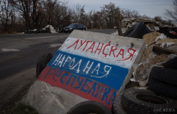 Бойовики «ЛНР» заявили про захоплення підпільників з «Азова». На сайті так званого «Міндержбезпеки ЛНР» з'явилося повідомлення про затримання двох громадян України, які є начебто очільниками підпільного угруповання «Азову»