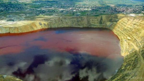  Підводне озеро смерті знайшли у США. Вчені з США оприлюднили результати дослідження загадкового підводного озера біля берегів Нового Орлеана.