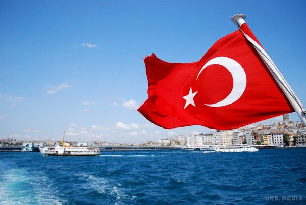 Народно-демократична партія Туреччини призупинила свою роботу в парламенті. Рішення про тимчасове припинення своєї роботи в парламенті Туреччини прийняла фракція Народно-демократичної партії. Про це стало відомо від її представника.
