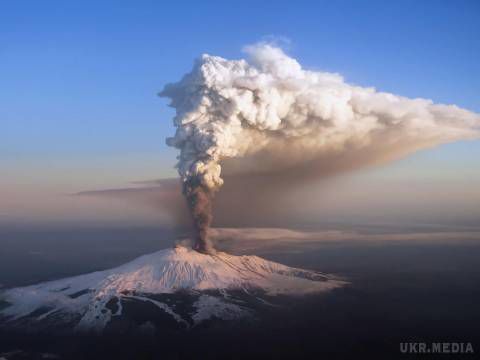 Гнів природи - вулкани (відео). З якими найбільшими виверженнями доводилося зіткнутися людству і на що вони вплинули?