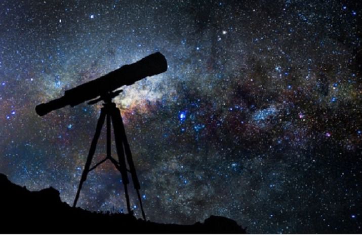 У Всесвіті астрономи знайшли космічні «очі» (фото). Завдяки телескопів Hubble і Alma астрономи одержали знімок пари взаємодіючих галактик з формою, яка нагадує очі. 