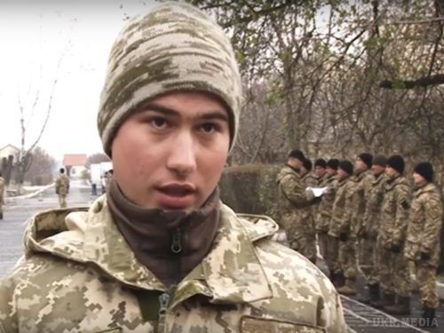 Як 19-річний контрактник із зони війни "двохсотих" вивозив (відео). Хлопці з військової бази, що дислокується на Полтавщині, розповіли про свою контрактну службу.