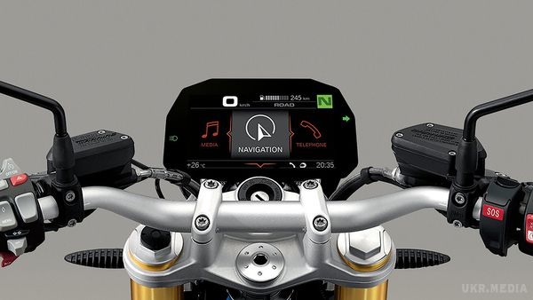 Компанія BMW придумала цифрову приладову панель для мотоциклів. Всю панель приладів замінили кольоровим TFT-дисплеєм
