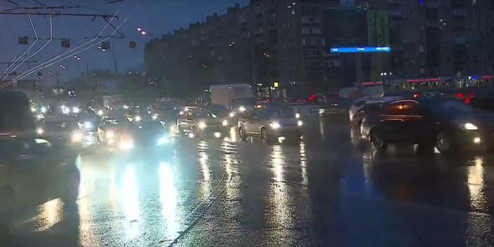 «Сніговий апокаліпсис» у Москві зупинив майже увесь транспорт (ВІДЕО). У Москві досі йде крижаний дощ. 