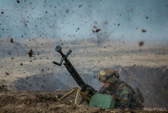 ЗСУ майже повністю "відрізали" Докучаєвськ від Донецька. Останній тиждень видалася вкрай "багатим" на події на лінії протистояння на Донбасі, проте всі вони відійшли в тінь через відомі події за океаном. 