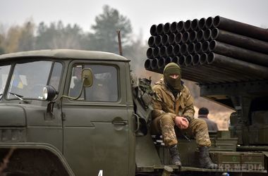 Під Донецьком почався потужний бій. Епіцентром подій продовжують залишатися північні і західні частини міста.