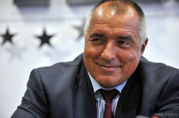 Прем'єр-міністр Болгарії Бойко Борисов подав у відставку.  У другому турі виборів президента Болгарії переміг проросійський кандидат соціаліст Румен Радев, який набрав 60% голосів виборців. 