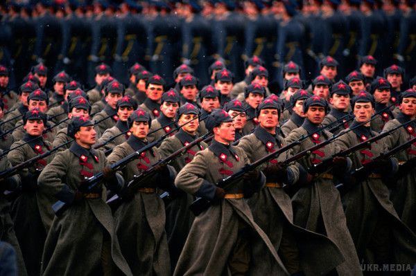 Крах імперії: 15 знімків останніх днів СРСР, зроблених американським фотографом. Дуже потужний фотопроект.