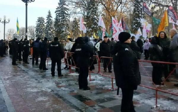 Як позначаться на гривні і цінах масові протести, - прогноз експерта. Масові акції протесту, які стартують в Україні, негативно вплинуть на курс гривні.