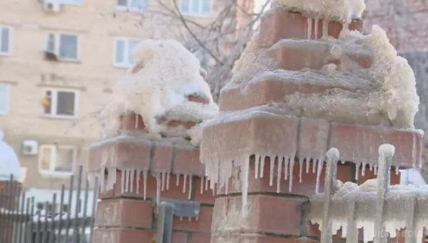  Аномальні морози скували Урал і Сибір. Урал і Сибір виявилися у владі 30-градусних морозів. Температура нижче норми на 10-15 градусів.