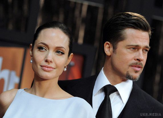 ЗМІ: У Бреда Пітта з'явилася нова любов (фото). Анджеліна Джолі і Бред Пітт розлучаються. 