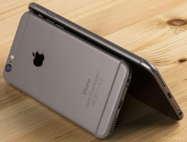 Apple готова усунути "сенсорну хворобу" iPhone 6 Plus за зниженою ціною. "Лікування" смартфона обійдеться користувачам у 149 доларів.