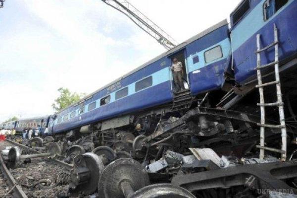 Залізнична катастрофа в Індії: Число жертв перевищило 60. Кількість загиблих в результаті аварії потягу в Індії, за останніми даними, досягло 63 осіб, понад 150 постраждали.