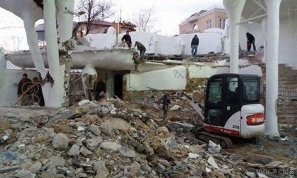 Від Одеської "Ібіци" залишились руїни. В Одесі в Аркадії почалися роботи по знесенню конструкцій сцени відомого нічного клубу в Аркадії "Ібіца".
