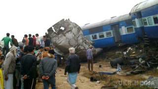 Внаслідок аварії поїзда в Індії загинуло більше ста людей. Кількість загиблих внаслідок аварії поїзда на півночі Індії перевищила сотню людей, ще понад 150 осіб поранені, повідомляє поліція.