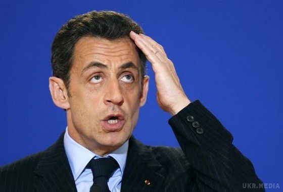 Ніколя Саркозі вилетів з президентської гонки. У Франції проходить перший тур праймеріз (внутрішньопартійних виборів), за результатами яких партія "Республіканці" висуне кандидата на пост президента країни. 
