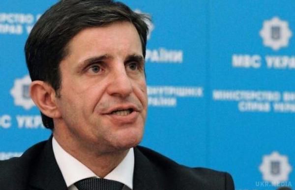 Сьогодні українців просять бути особливо уважними. У МВС впевнені, що вжили достатніх заходів для припинення провокацій на масових заходах.