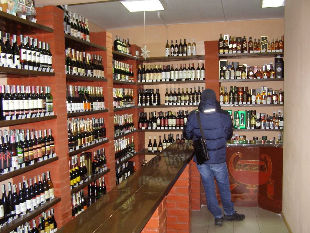 Кабмiн пiдвищив мiнiмальнi цiни на алкоголь. Мiнiмальна цiна на пляшку горiлки зросте до 69,78 гривнi, заявив вiце-прем'єр i мiнiстр економiки Степан Кубiв. 