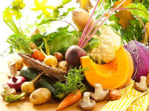 Лікарі розповіли, в яких продуктах шукати вітаміни, щоб восени не хворіти. Восени слід дотримуватися особливого раціону харчування, збагаченого вітамінами та іншими корисними речовинами.