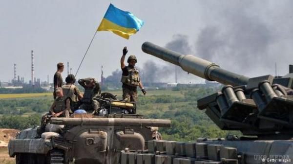 Українські артилеристи вразили мережу (відео). На ролику показана робота артилерійських систем 2С7 "Піон", 152-мм гаубиці "Мста-Б" і 152-мм гармати-гаубиці Д-20.
