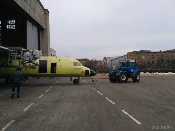 Для Саудівської Аравії «Антонов» завершує будівництво нового Ан-132  – фото. На заводі «Антонов» у Києві завершується будівництво першого демонстраційного Ан-132 для Саудівської Аравії.