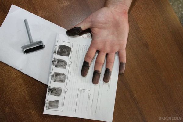 Українців змусять здавати відбитки пальців для в'їзду в Росію. В Росії почали тестувати систему збору відбитків пальців для видачі віз.