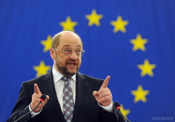 Шульц пояснив, про затримку з рішенням про безвізовий режим для України. За словами президента Європарламенту, вся справа в коливаннях деяких країн-учасниць.