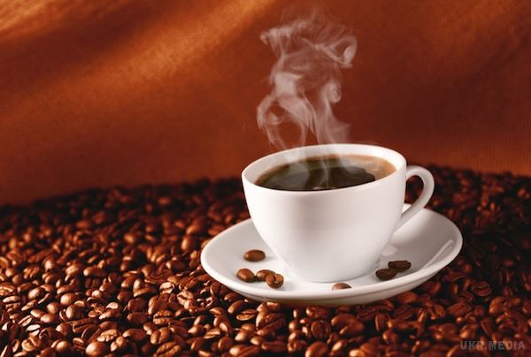 Чим небезпечний гарячий чай і кава? - фахівці. Всесвітня організація охорони здоров'я заявила, що напої гаряче 65°С можуть викликати рак стравоходу. 