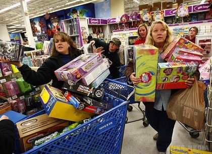 Чорна п'ятниця vs День відмови від покупок: події 25 листопада. У першу п'ятницю після американського Дня подяки в західних країнах починається традиційний різдвяний сезон розпродажів.
