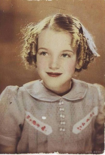 Якою була Норма Джин поки не стала Мерилін Монро (фото). Мерилін Монро народилася як Норма Джин Бейкер Мортенсон 1 червня 1926 року в Лос-Анджелесі.
