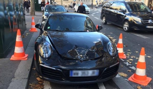 Поліцейські повелись радикально із Porsche за неправильне паркування. Житель Парижа на ім'я Олів'є припаркував автомобіль за 150 тисяч євро на недозволеному місці, щоб відправитися в нічний клуб
