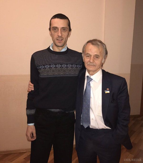 Джемілєв зустрівся зі своїм сином Хайсер Джемілєв. Сьогодні врятований один український заручник