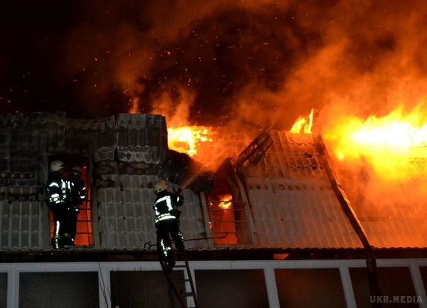 Масштабна пожежа в Одесі: вогонь знищив квартири в новобудові (фото). В Одесі горіла багатоквартирна новобудова.
