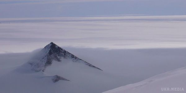 Вчені виявили таємничі піраміди в Антарктиді. Стародавні піраміди в Антарктиді дозволять дізнатися про цивілізації, населявшей континент.
