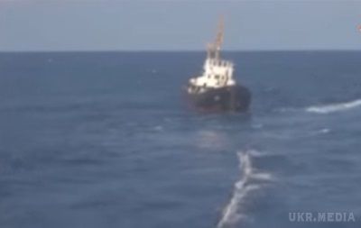 У Греції затримали українське судно, врятоване військовим кораблем РФ – ЗМІ. Українських моряків підозрюють у контрабанді сигарет.