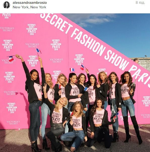 У Париж злітаються ангели Victoria's Secret (фото). "Дівчата з крилами" прибувають у столицю світової моди, щоб взяти участь у найграндіознішому показі білизни в році.