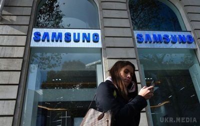 Samsung розглядає варіант поділу на дві частини. Передбачається, що це зможе підвищити вартість акцій.