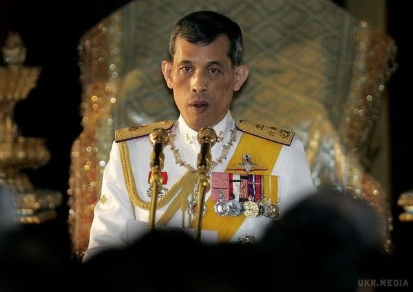Таїланд проголосив нового короля, який ошеломив світ ексцентричним зовнішнім виглядом. Маха Вачіралонгкорн не популярний серед населення через свою екстравагантну поведінку.